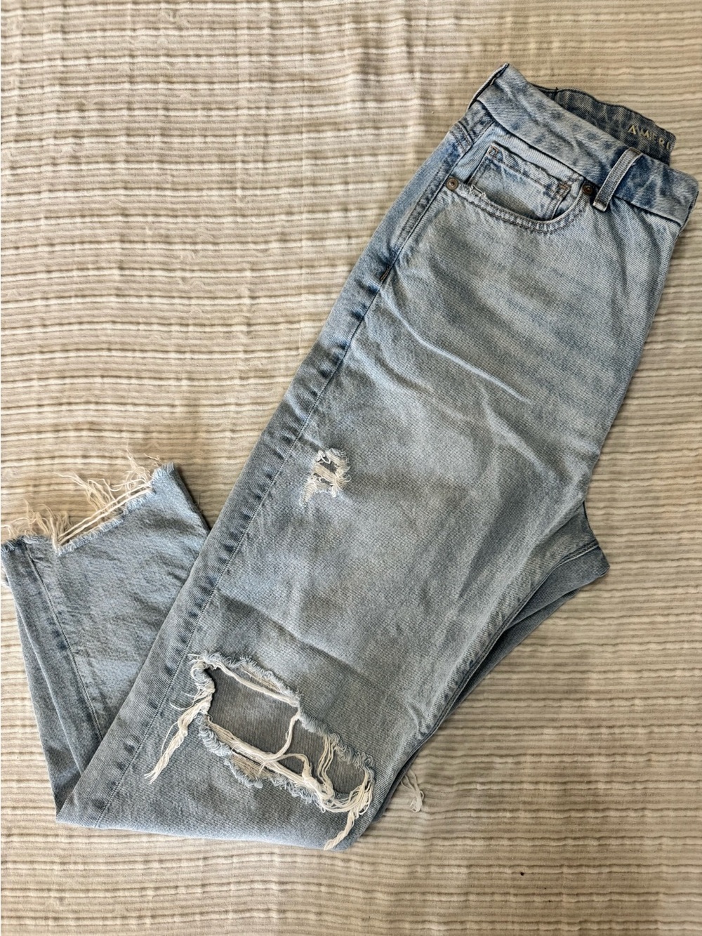 American Eagle Outfitters Light Blue Straight Leg Jeans with Distressed Knees